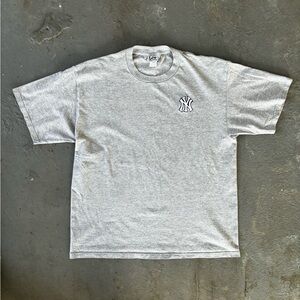 Vintage YANKEES Gray Logo T-Shirt